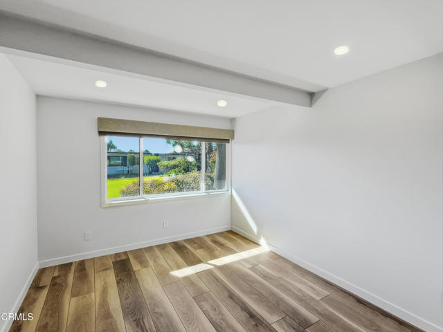 Building Photo - 61 Redwood Ave