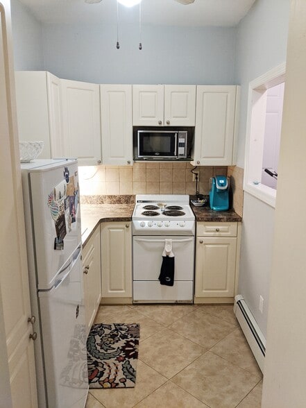 Building Photo - 17 Hillside Ave