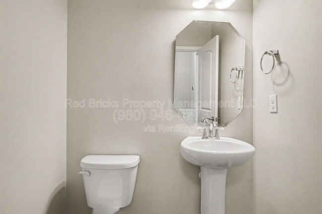 Building Photo - 3527 Arnica Ct
