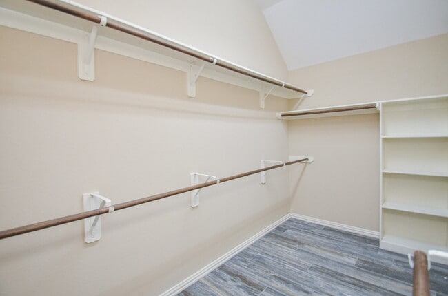 Building Photo - 17902 Logans Pine Dr