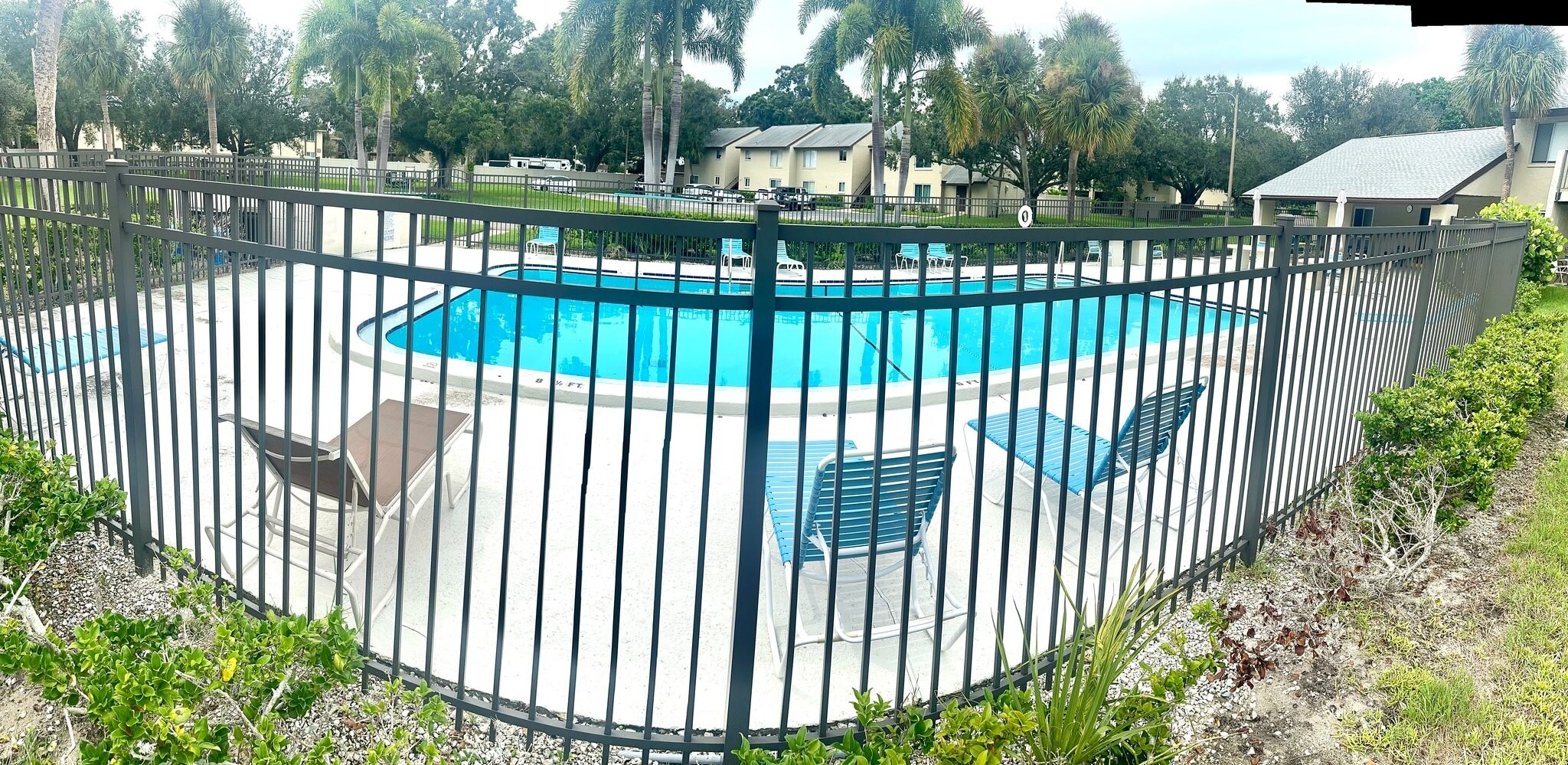 Building Photo - 4215 E Bay Dr