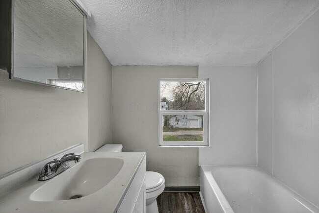 Building Photo - 365 S Eureka Ave