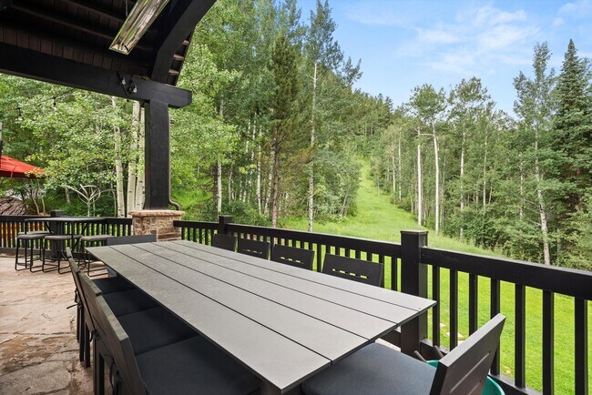 Building Photo - 289 Exhibition Ln