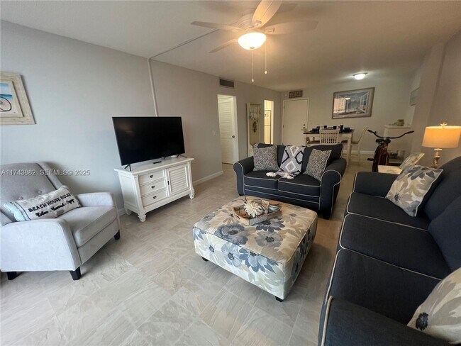 Building Photo - 125 S Ocean Ave