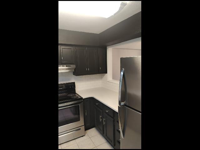 Building Photo - 401 Club Rd