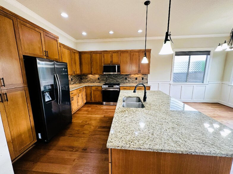 Building Photo - 14660 NW Delia St