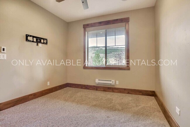 Building Photo - 13412 N Alexis Dr