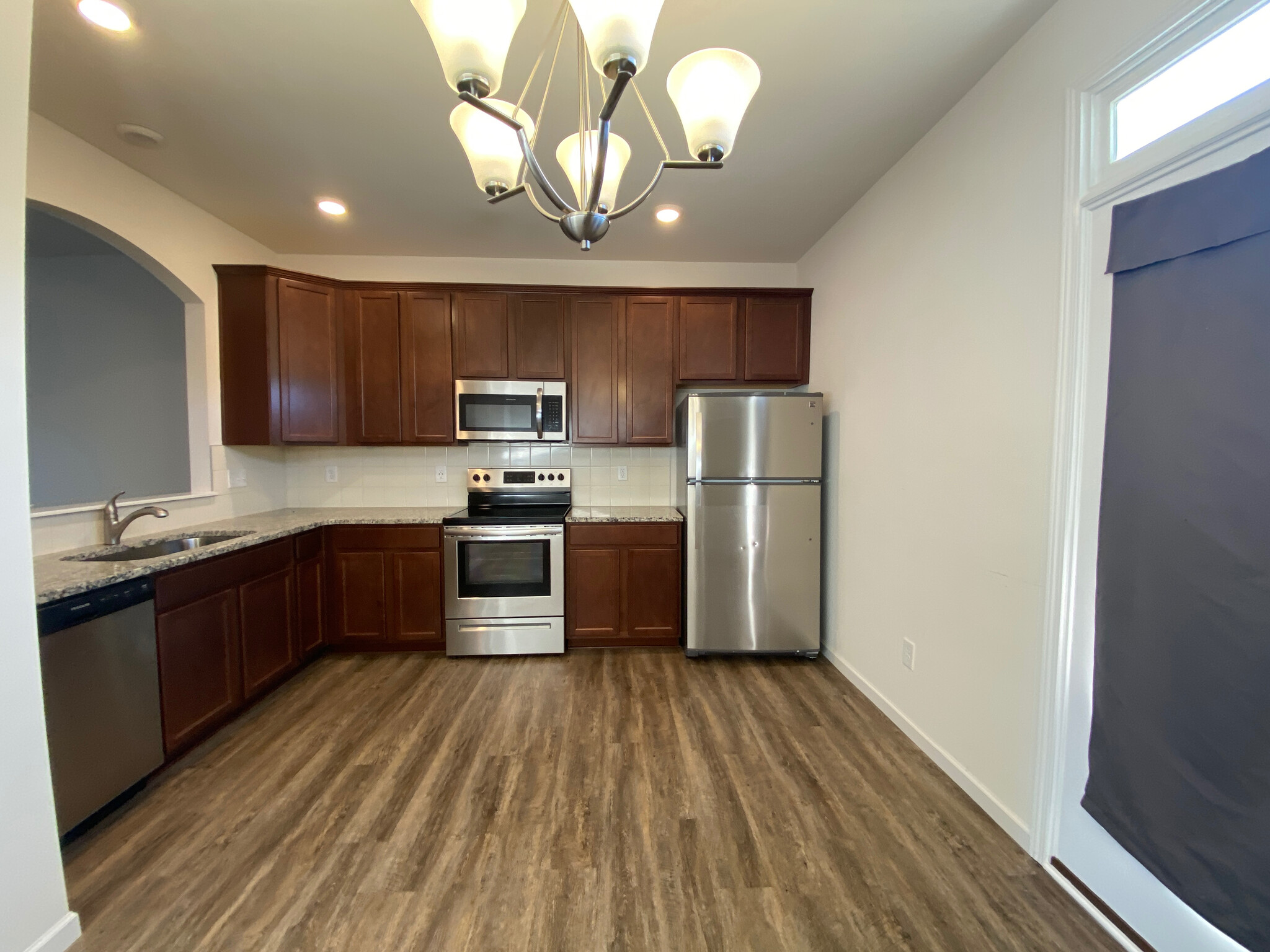 Building Photo - Room in Townhome on Johns Walk Way