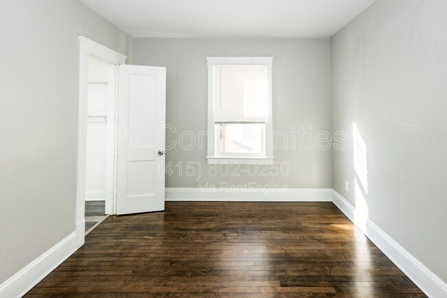 Building Photo - 2081 Halstead Ave