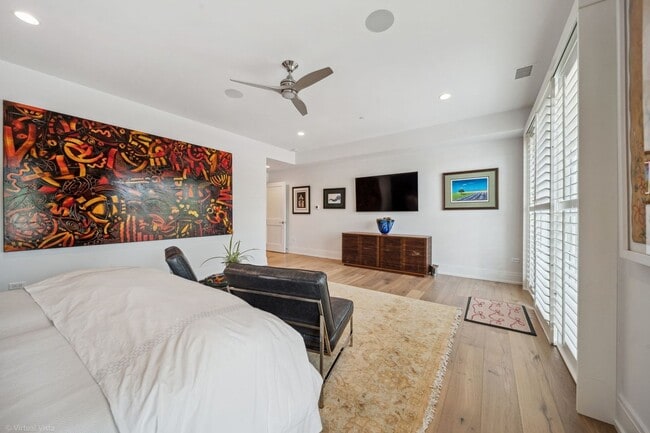 Building Photo - 110 S Washington St