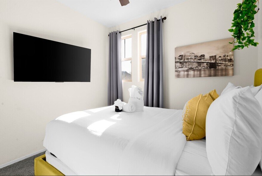 Building Photo - 16220 W La Ventilla Way