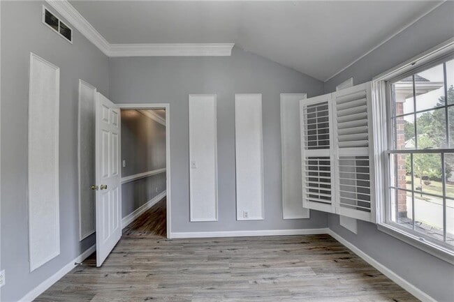 Building Photo - 2072 Fairport Way