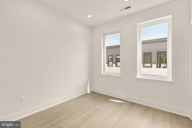 Building Photo - 2615 Olmsted Ct NW