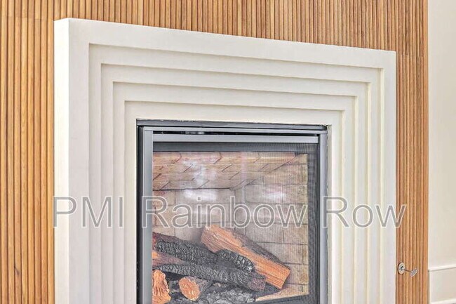 Building Photo - 755 Adluh St