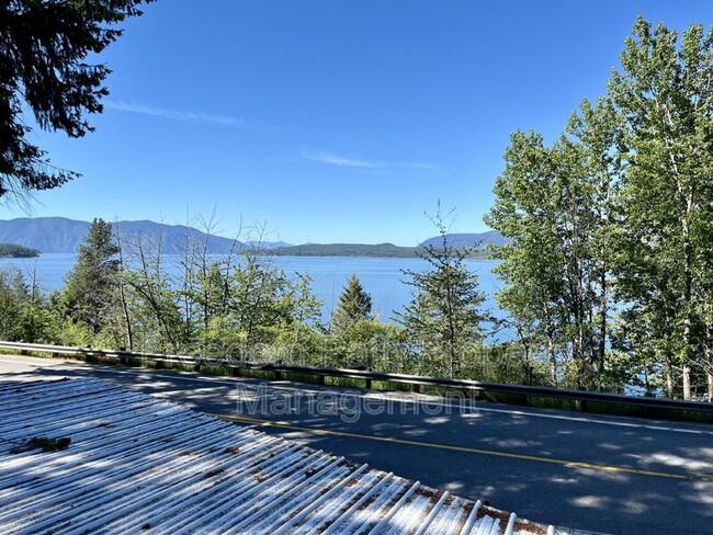 Building Photo - 43843 ID-200