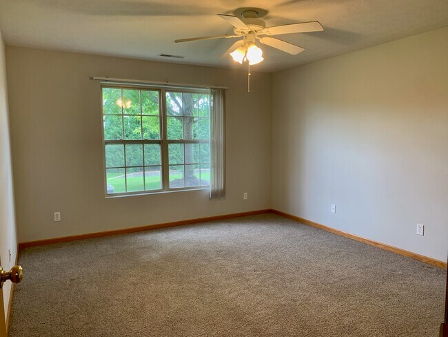 Building Photo - 964 Buckingham Ln