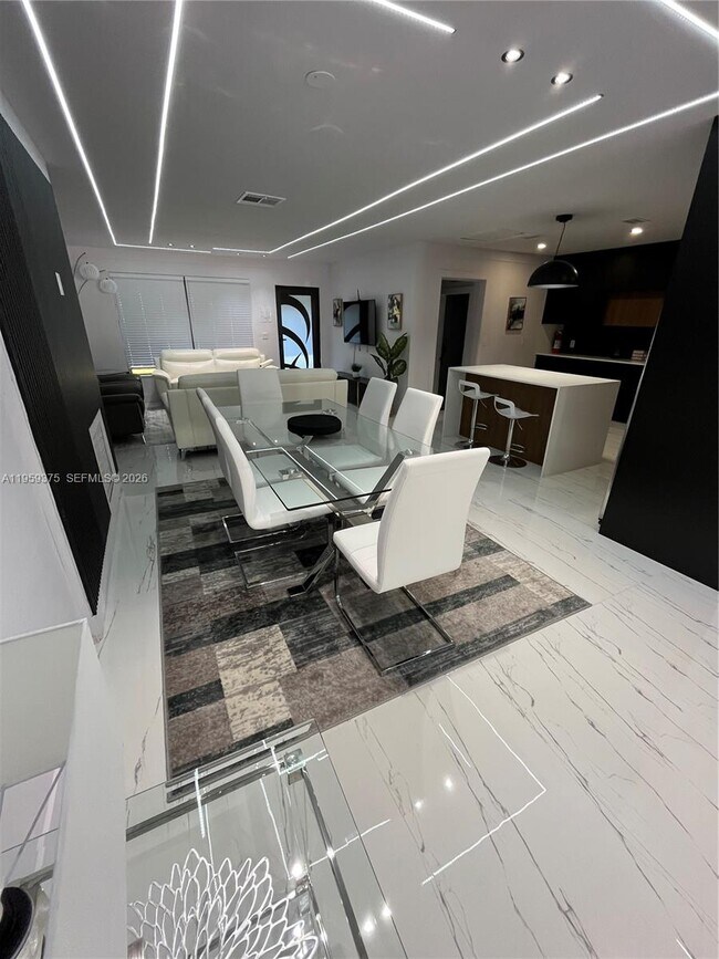 Building Photo - 39 SE 7th St