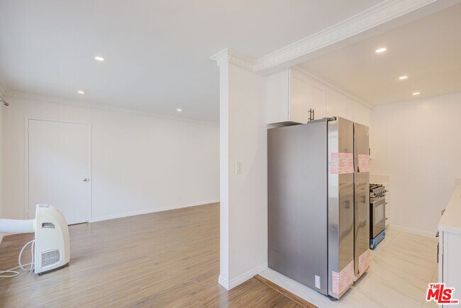Building Photo - 1643 N Formosa Ave