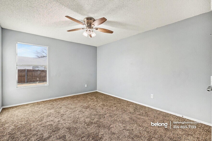 Building Photo - 2256 White Oak Dr