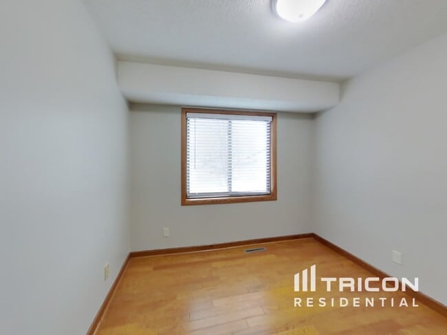 Building Photo - 13078 Glenhurst Ave