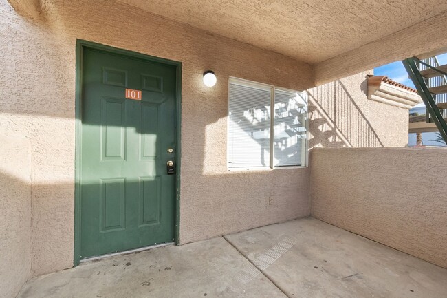 Building Photo - Bright & Open 2 Bed, 2 Bath Condo in Las V...