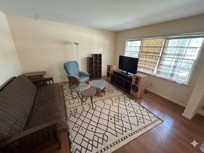 Building Photo - Riverdale Duplex Available July 2026