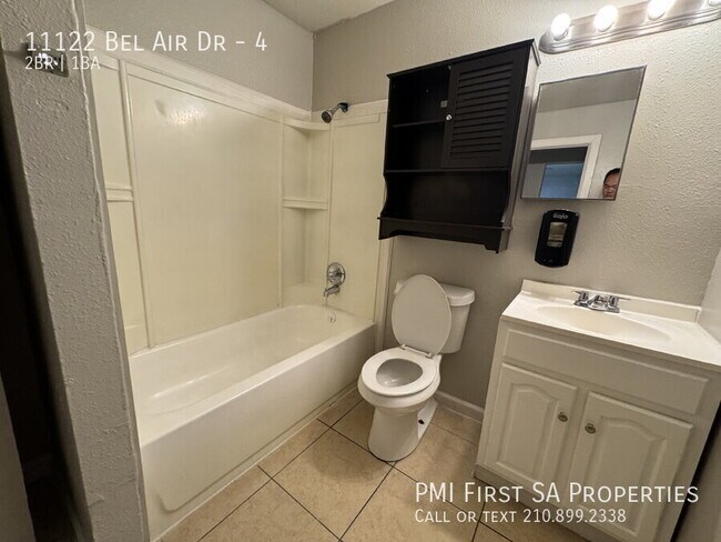 Building Photo - 11122 Bel Air Dr-4