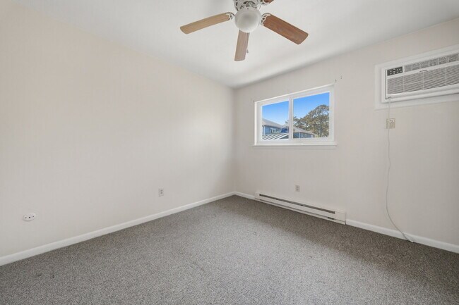 Building Photo - AMAZING 3 BED, 2 FULL BATH APARTMENT FOR RENT IN OCEAN VIEW!