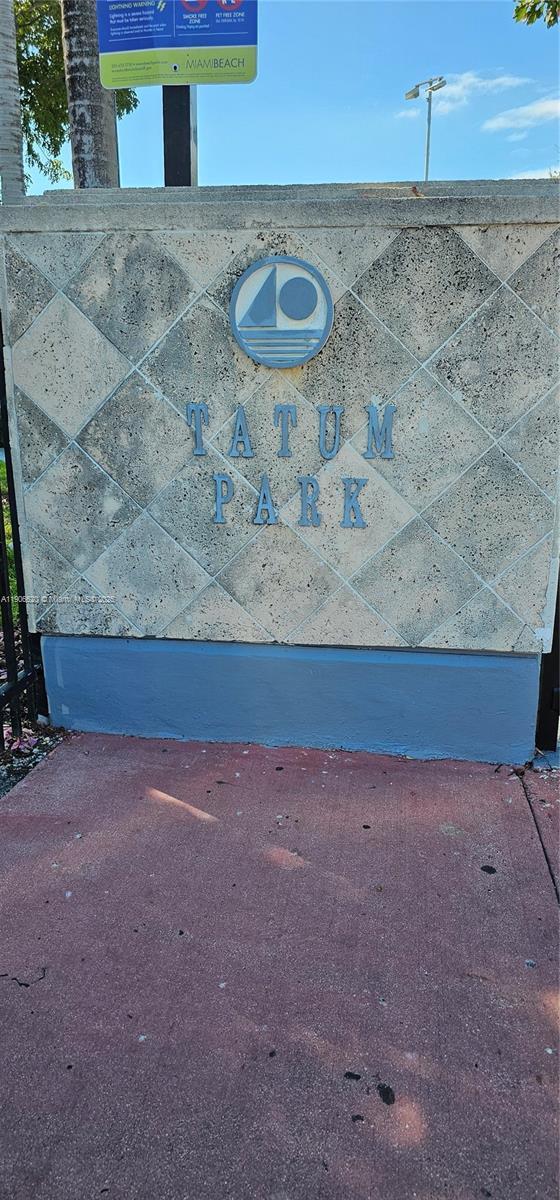 Building Photo - 8035 Byron Ave