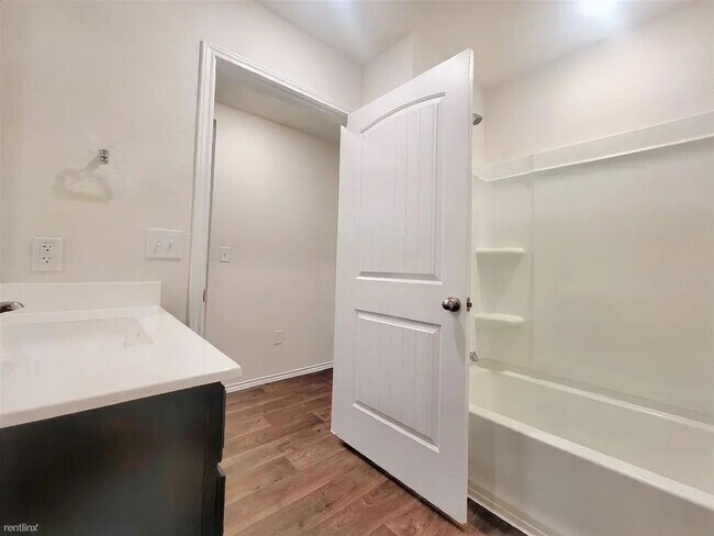 Building Photo - 14504 Fitzgibbon Dr