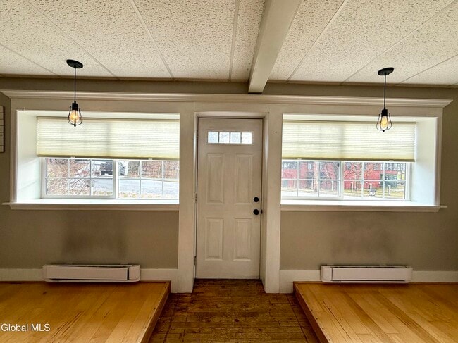 Building Photo - 5 Church St