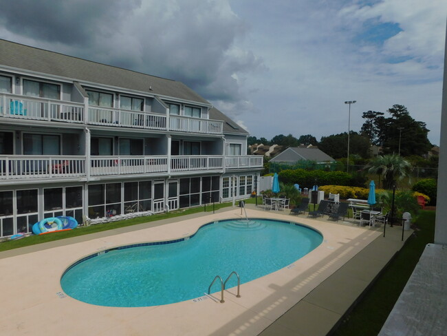 Building Photo - 3700 Golf Colony Ln
