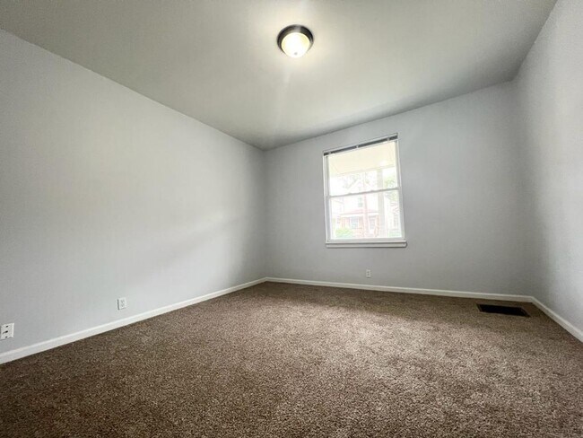 Building Photo - Charming 3 Bedroom, 2 Bath Single-Family Home in Norwood, Ohio – Spacious Living in a Prime Locat...