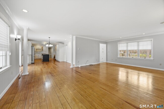 Building Photo - 34 Hi-Ann Ct