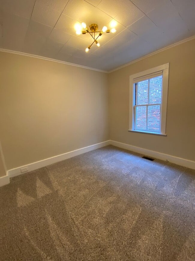 Building Photo - Wonderful newly remodeled 3 BR 2 BA  Home