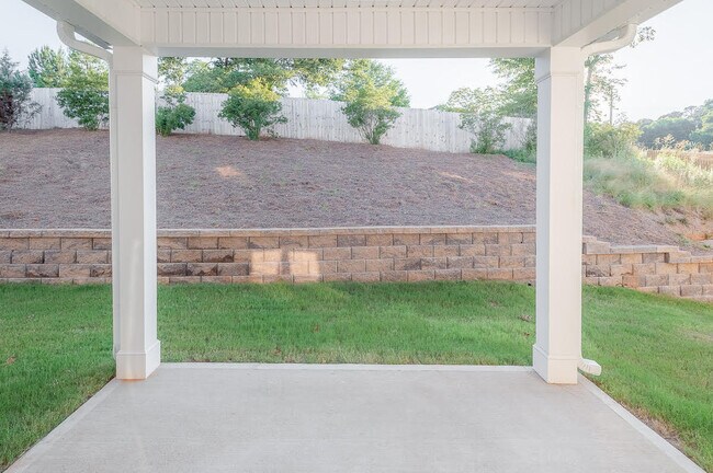 Building Photo - 220 Carvel Trl