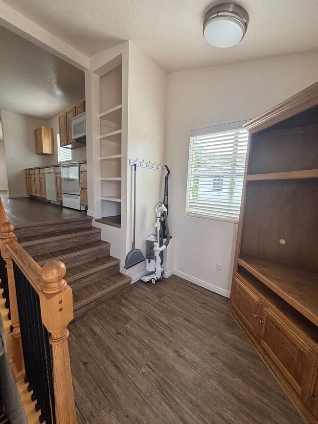 Building Photo - Home with Many Qualities! Commercial or residential