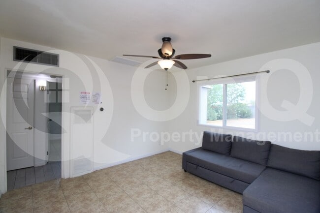 Building Photo - 50 E Valencia Dr