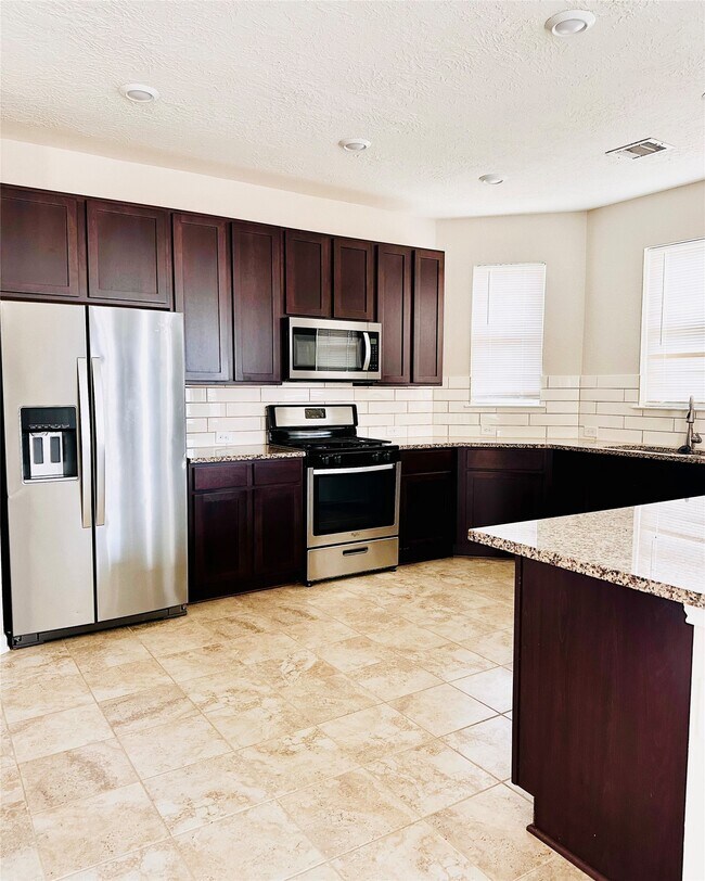 Building Photo - 25250 Laird Knoll St