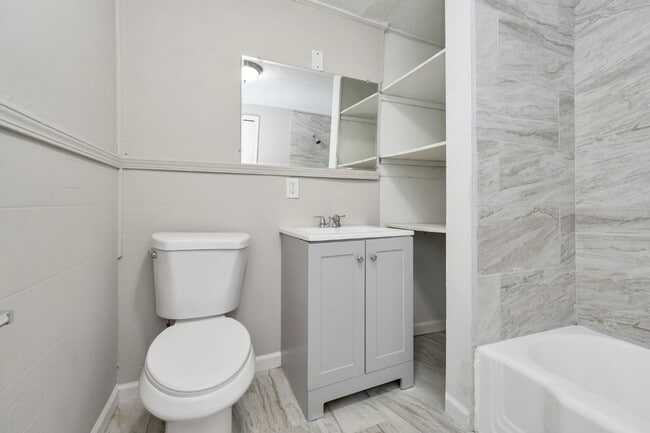 Building Photo - Stylish 4BR/2BA Home in Tuscaloosa – Moder...