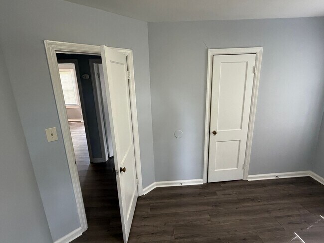 Building Photo - 1416 Rosewood Ave