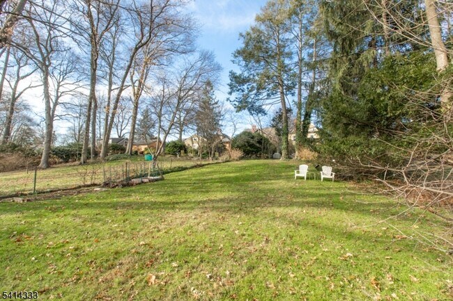 Building Photo - 36 Burnet St