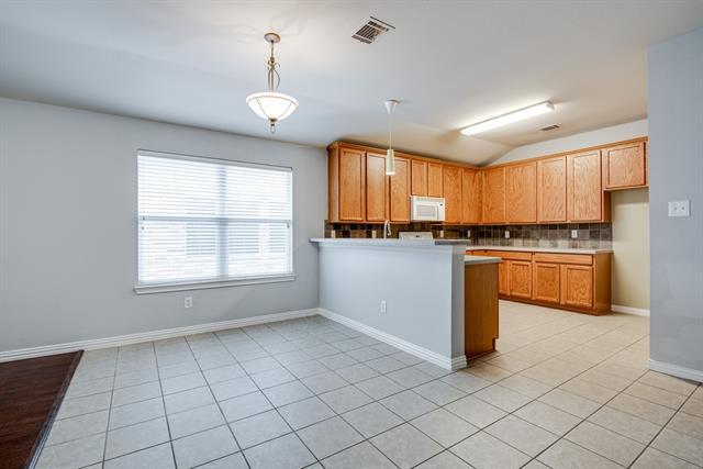 Building Photo - 6940 Willow Crest Dr