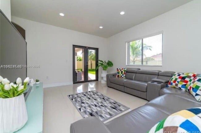 Building Photo - 16588 SW 44th St