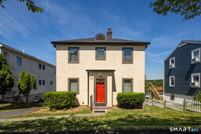 Building Photo - 106 Henry St