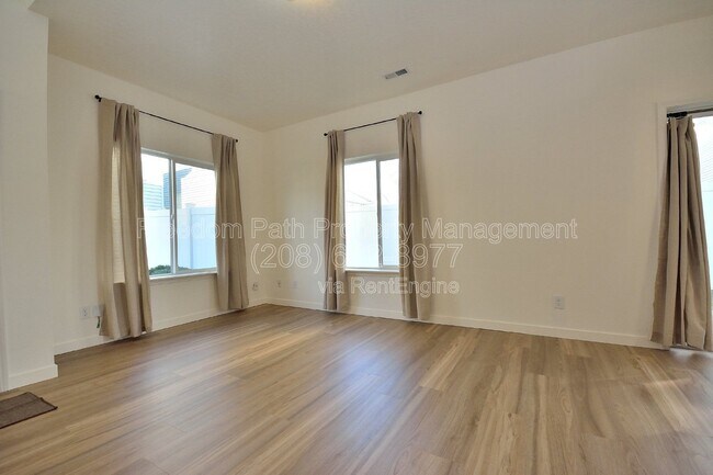 Building Photo - 7830 Mather Ct