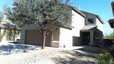 Building Photo - Unfurnished  1 loft -  2 car garage -  3 b...