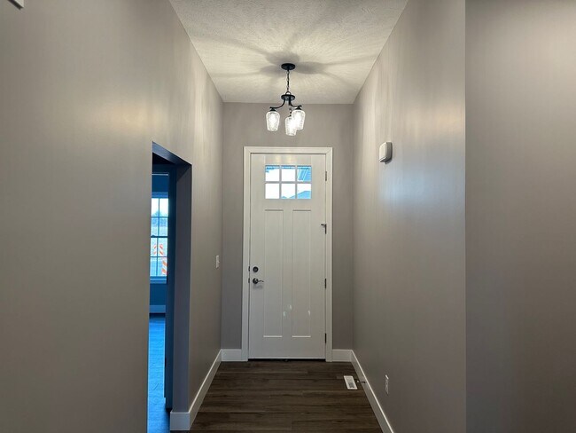 Building Photo - Castles Pines Duplex