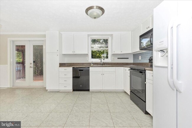 Building Photo - 207 Contour Rd