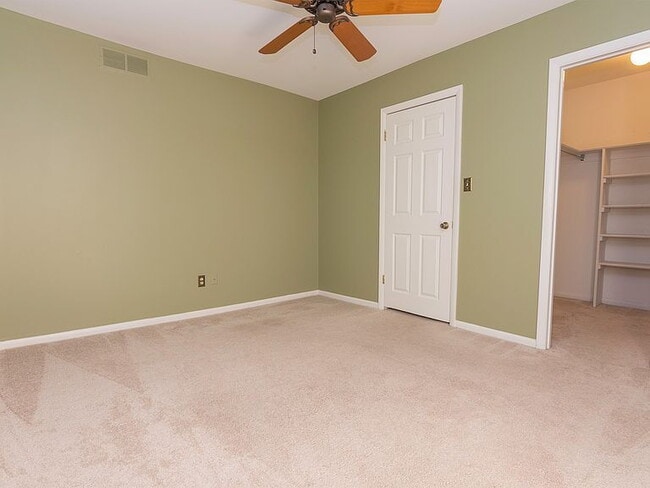 Building Photo - 21 W Lee St